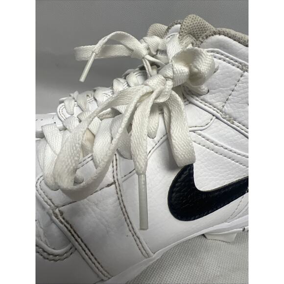 Nike Air Jordan 1 Mid Youth Multisport Cleat White Youth Size 5.5 HF6883-100 - Picture 3 of 12